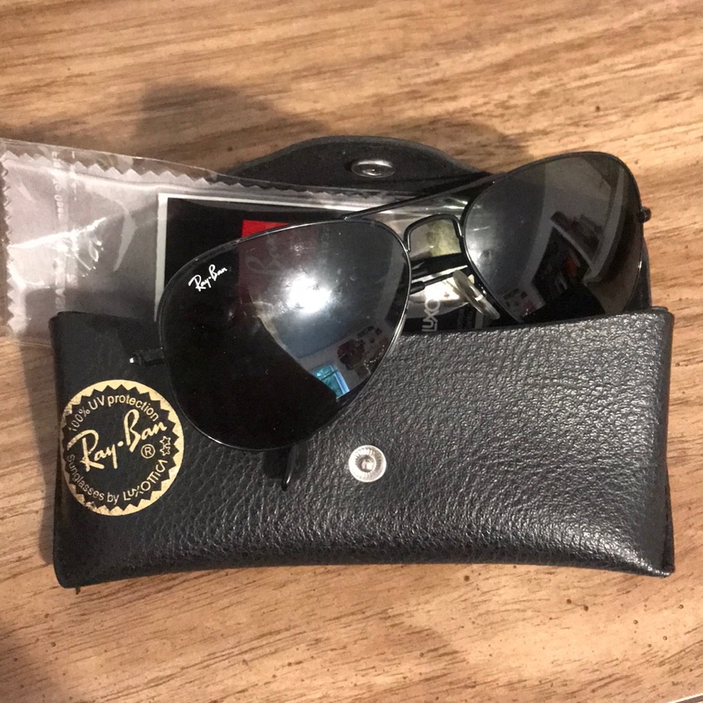Black ray bans